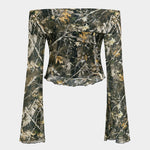 Anna | Off-Shoulder Mesh-Top met Camouflage-Print & Trompetenärmeln