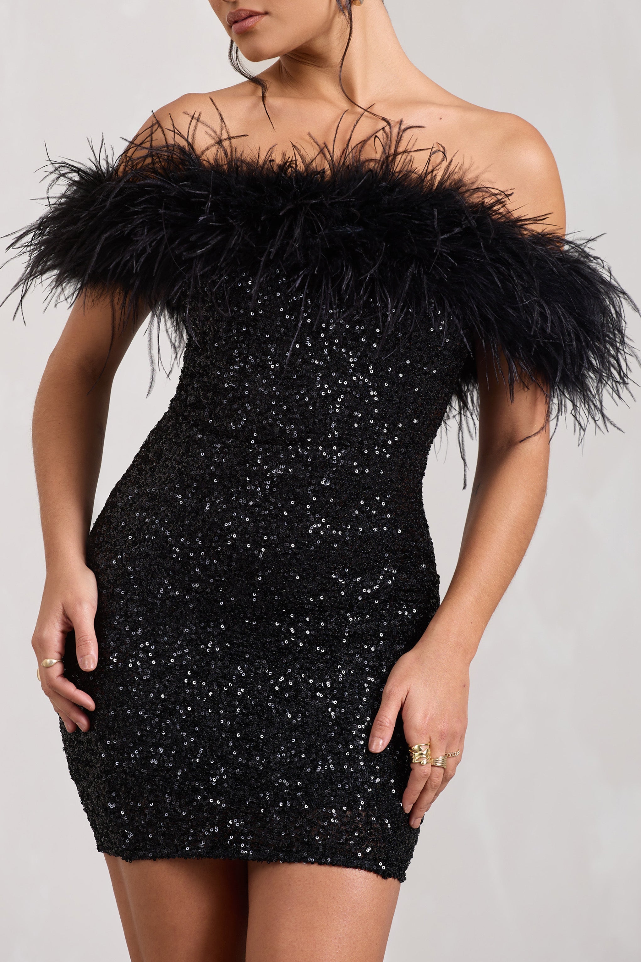 Sara | Pailletten-Minikleed met Off-Shoulder Verenafwerking