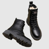 Lia | Zwarte leren gevoerde veterschoenen met profielzool