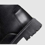 Lia | Zwarte leren gevoerde veterschoenen met profielzool