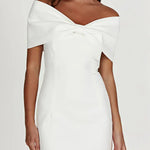 Elly | Off-shoulder Minikleed met Strikdetail