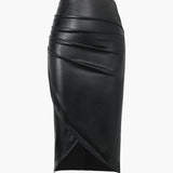 Edwina | Figurbetonende Kunstlederen Midirok met Asymmetrische Wickeloptiek