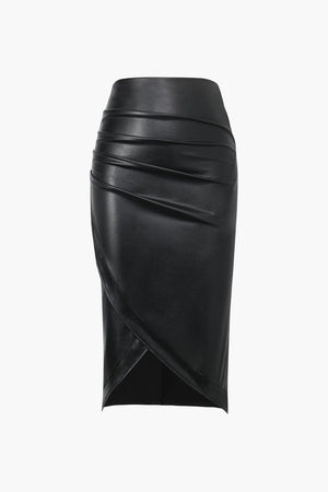 Edwina | Figurbetonende Kunstlederen Midirok met Asymmetrische Wickeloptiek