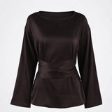 Elegante satijnen damesblouse met strik en lange mouwen