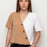 Tweekleurige Blouse met Knopen en Korte Mouwen