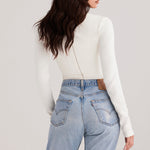 Margot | Chic Witte Uitsnijding Lange Mouw Crop Top voor Trendy Vrouwen
