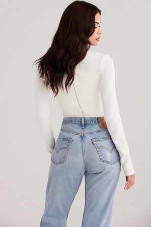 Margot | Chic Witte Uitsnijding Lange Mouw Crop Top voor Trendy Vrouwen