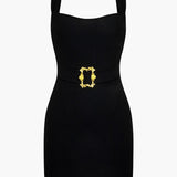 Amara | Elegante Zwarte Minidress met Gouden Ceintuur – Tijdloze Raffinement voor Stijlvolle Optredens