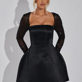 Nina | Satijnen Minidress met Glanzende Lange Mouwen