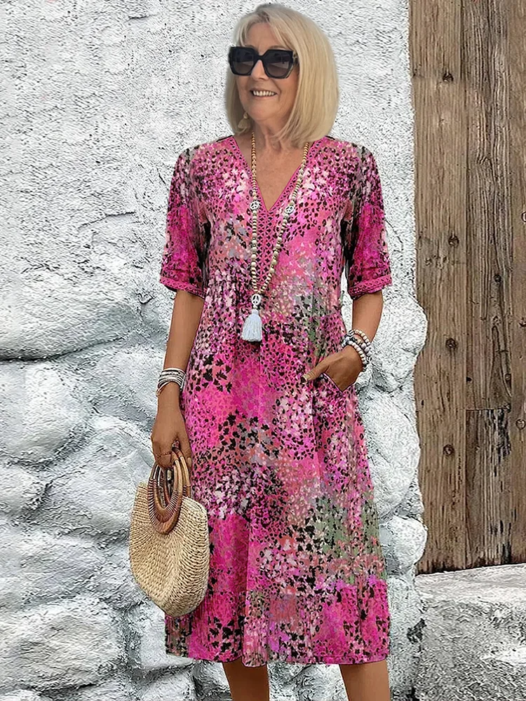 Zomerkleed met V-hals & Allover-patroon – Kniehoog & comfortabel