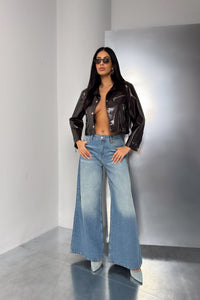 Cropped™ Lakleren Jas & Wijde Jeans | Stoer & Modern | Perfecte Streetwear