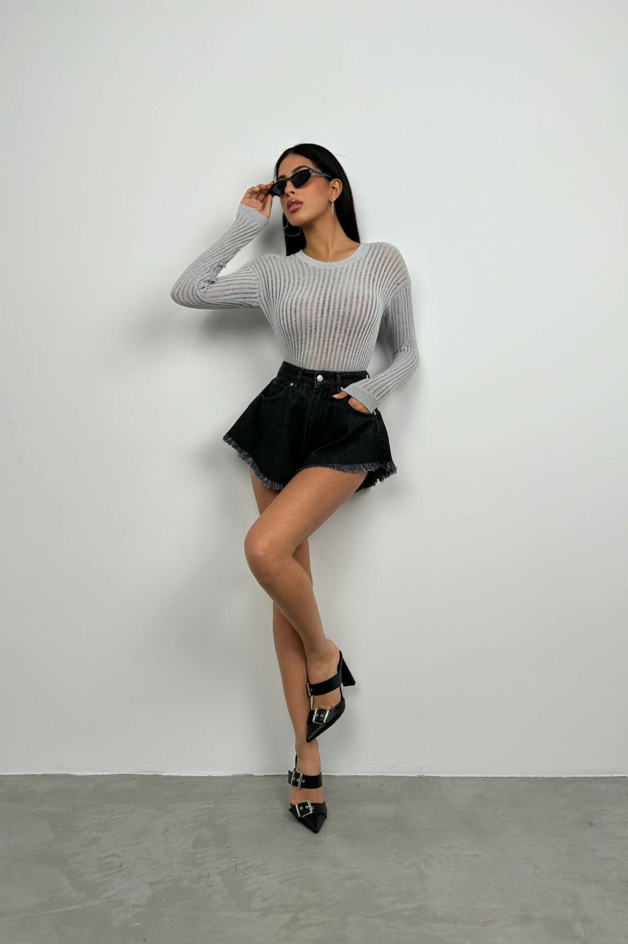 Alora | Grijze, Geribbelde Damesblouse met Transparante Structuur