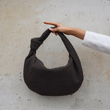 Elicia | Gevlochten Hobo-Tas met Knoopdetail – Stijlvol en Uniek