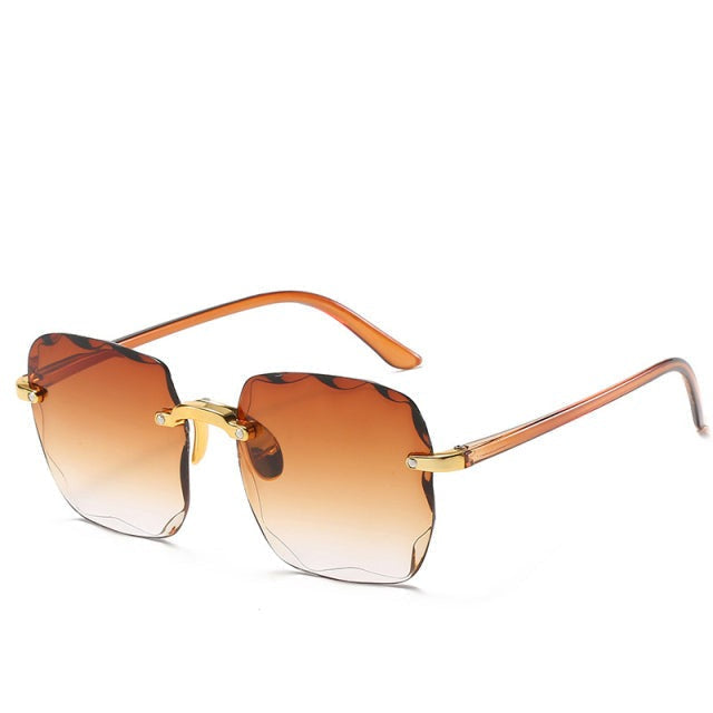 Luxe Zonnebril met Gradient Glazen en Elegant Frame