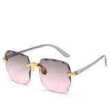 Luxe Zonnebril met Gradient Glazen en Elegant Frame