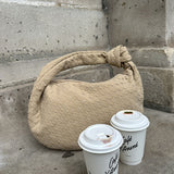 Elicia | Gevlochten Hobo-Tas met Knoopdetail – Stijlvol en Uniek