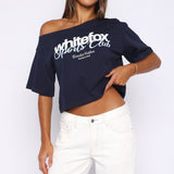 Ik Heb Dat Gevoel Boxy Off Shoulder T-shirt Marineblauw – Schattig, Licht en Stijlvol